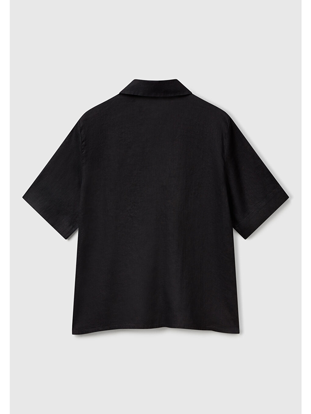 Kadın Siyah %100 Keten Relax Fit V Gömlek Yakalı Kısa Kollu Bluz-3