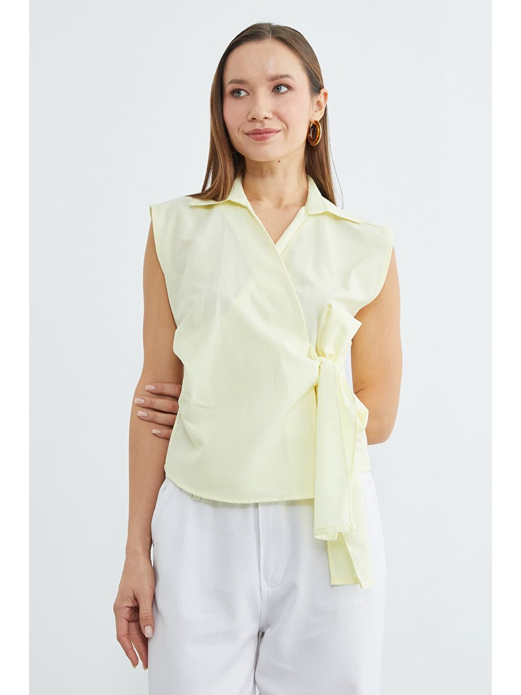 Sarı Yandan Bağlamalı Drapeli Kruvaze Yaka Gömlek-3