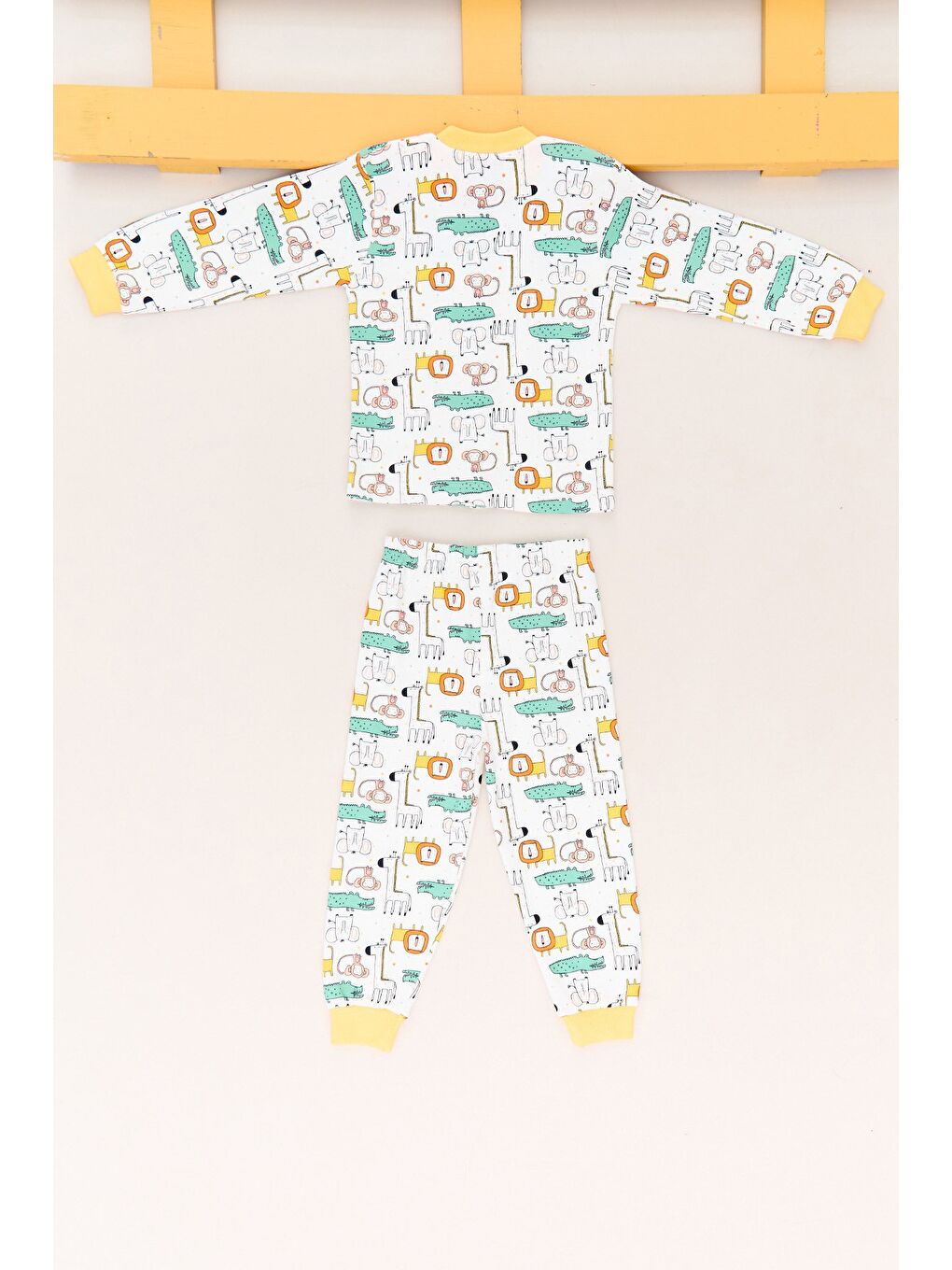 Beyaz %100 Pamuk Hayvan Baskılı Çıtçıtlı Erkek Çocuk Pijama Takımı-1