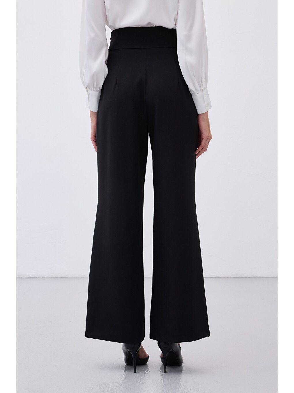 Bel Aksesuarlı Pantolon - Siyah-7