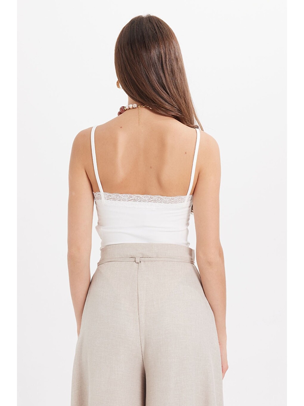Kadın Slim Fit Dar Kesim İnce Askılı Dantel Detaylı Elastanlı Ekru Crop Atlet-7