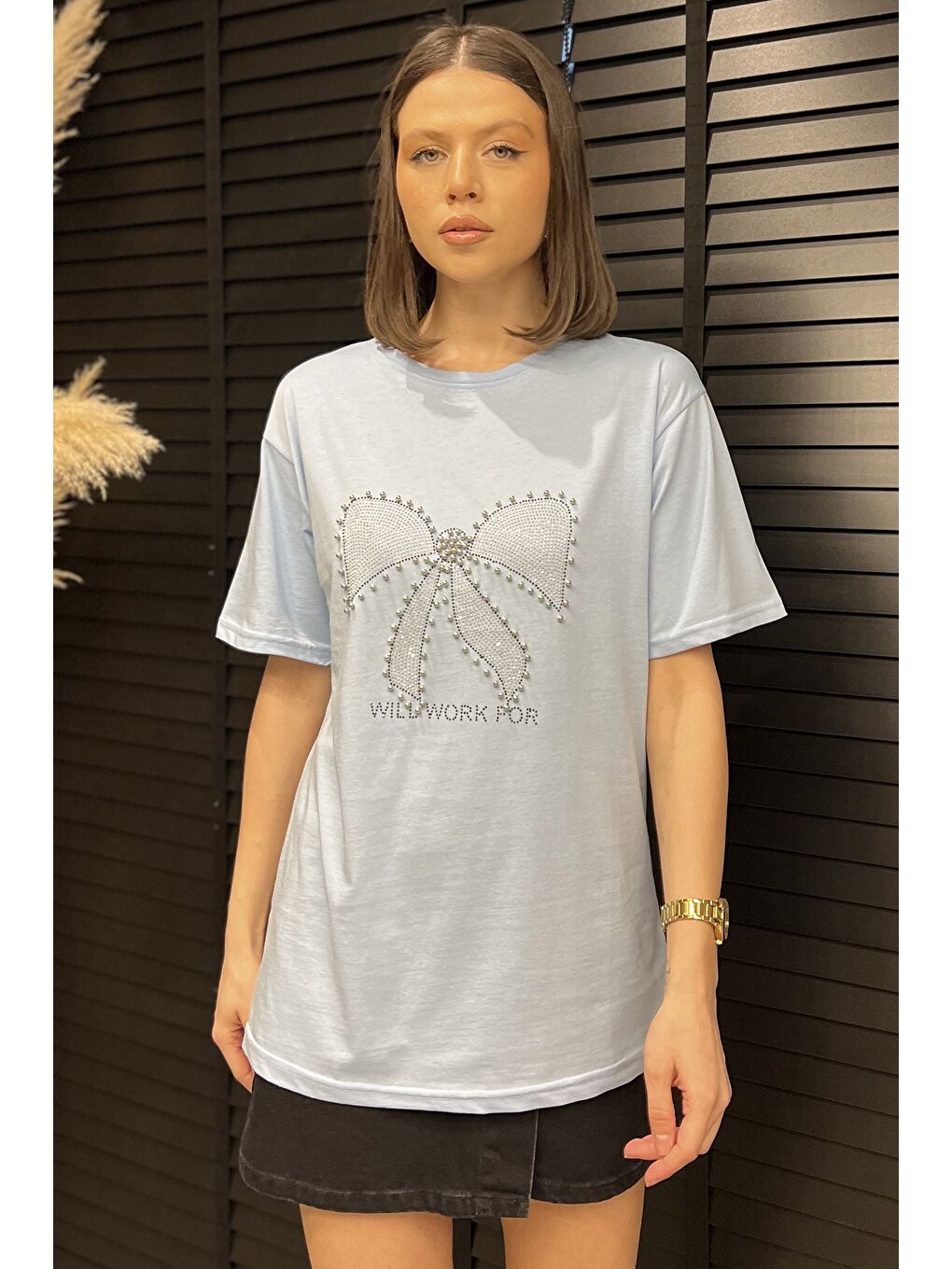 Mavi Kurdele Taşlı Bisiklet Yaka Kadın Tişört