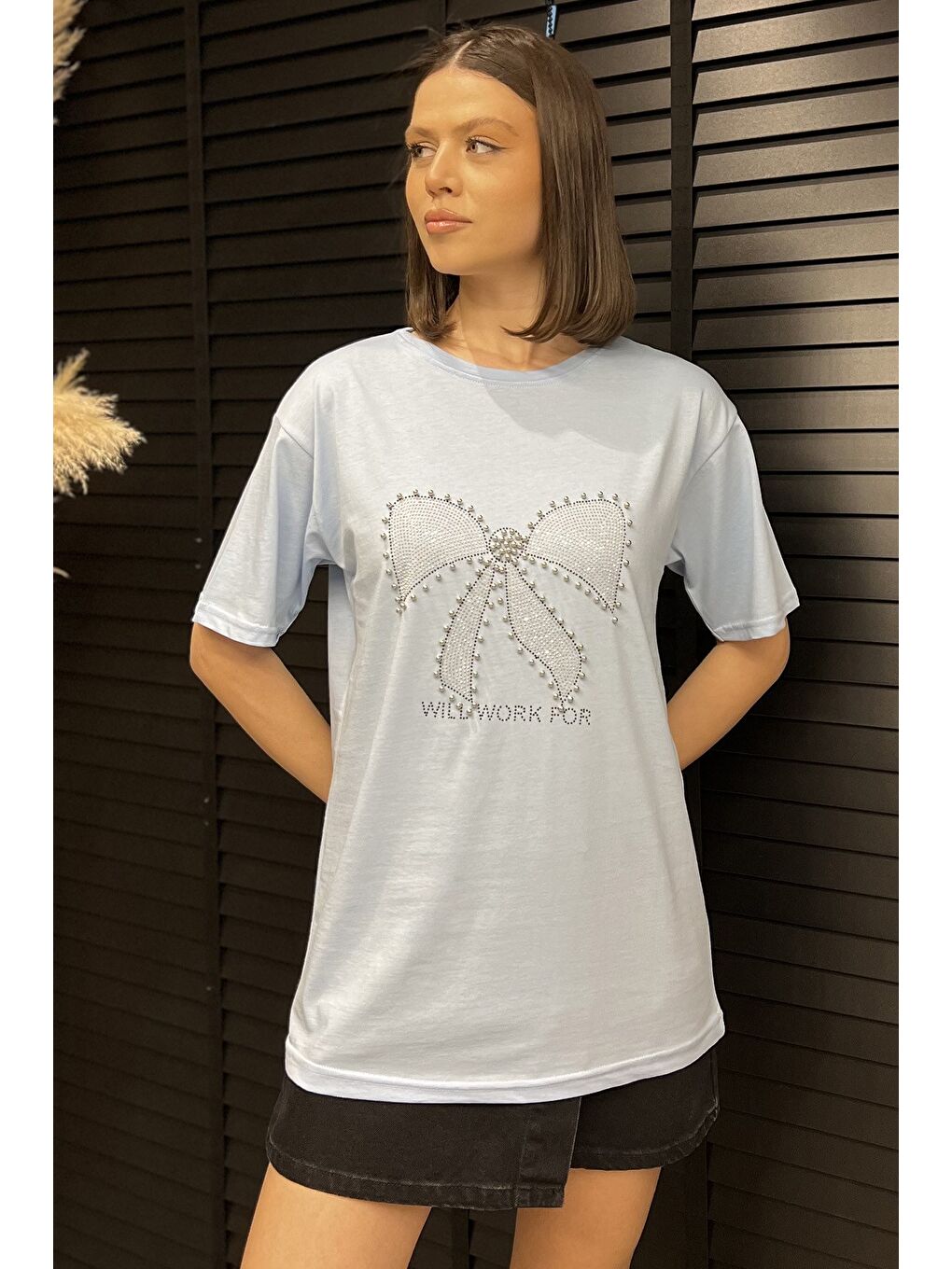 Mavi Kurdele Taşlı Bisiklet Yaka Kadın Tişört-1