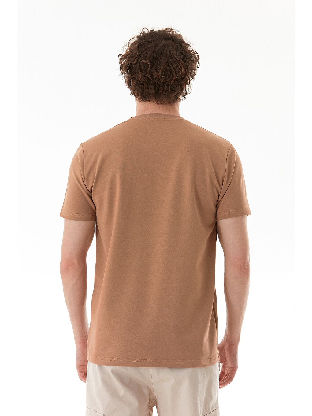 Kahverengi Yaprak Baskılı Yazı Nakışlı Tişört-2