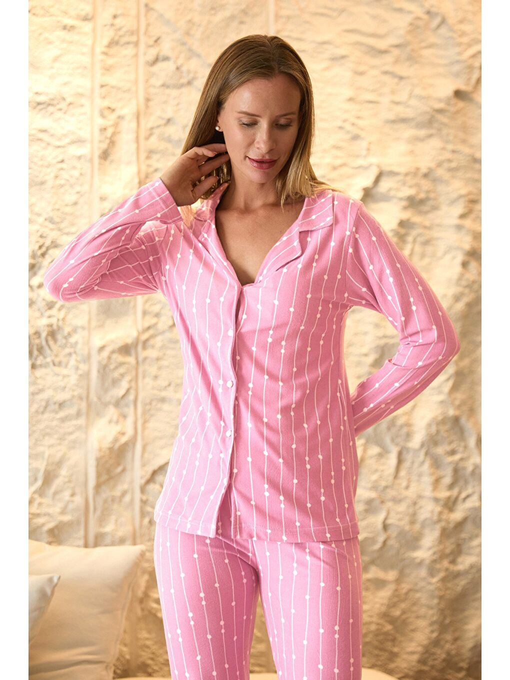 Pembe Ekose Desenli Gömlek Yaka Süet Pijama Takımı-1