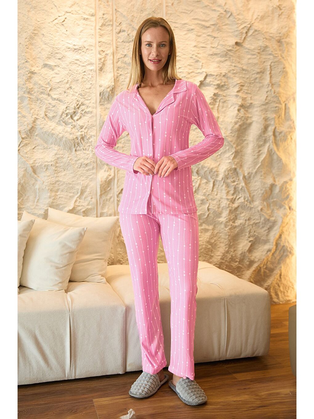 Pembe Ekose Desenli Gömlek Yaka Süet Pijama Takımı-2