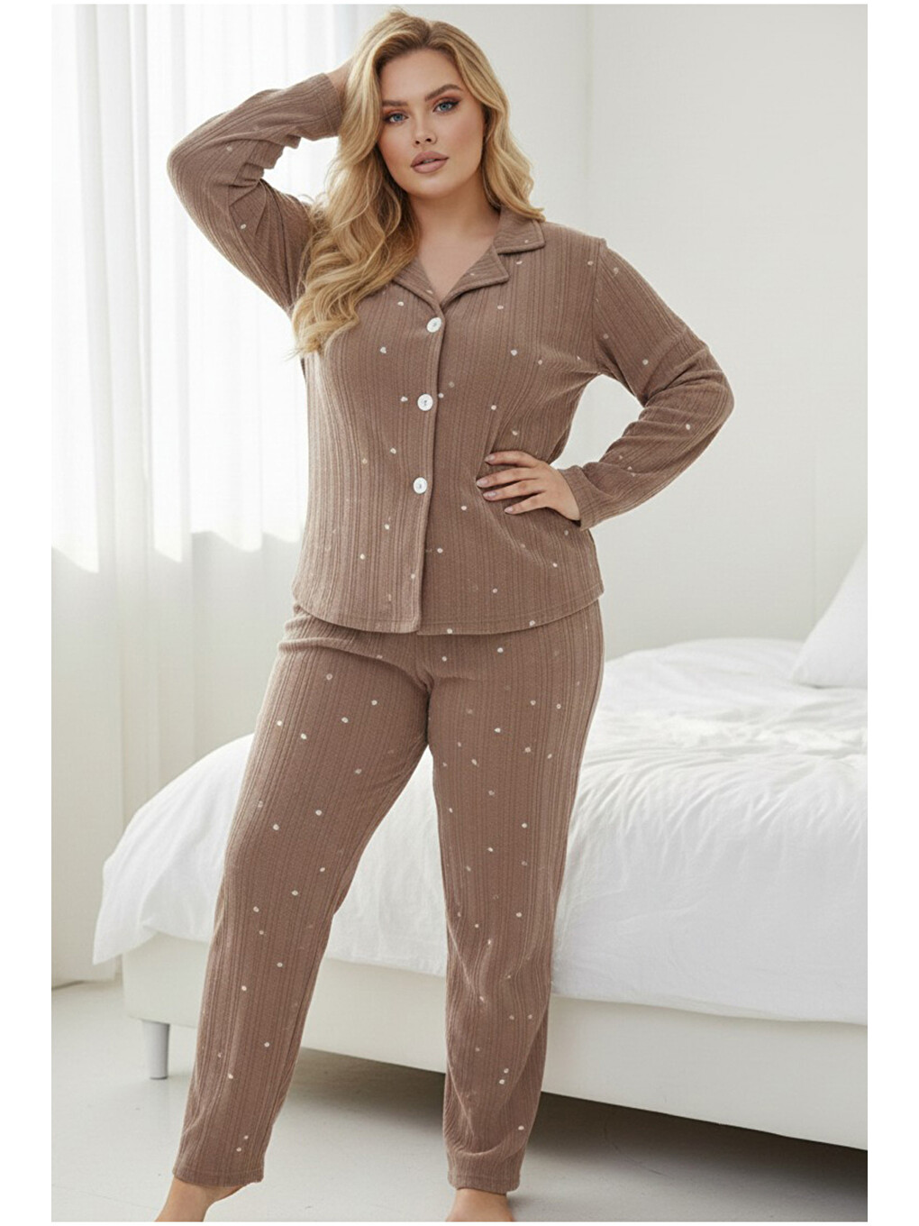 Kahverengi Desenli Düğmeli Büyük Beden Polar Kışlık Örme Pijama Takım-1
