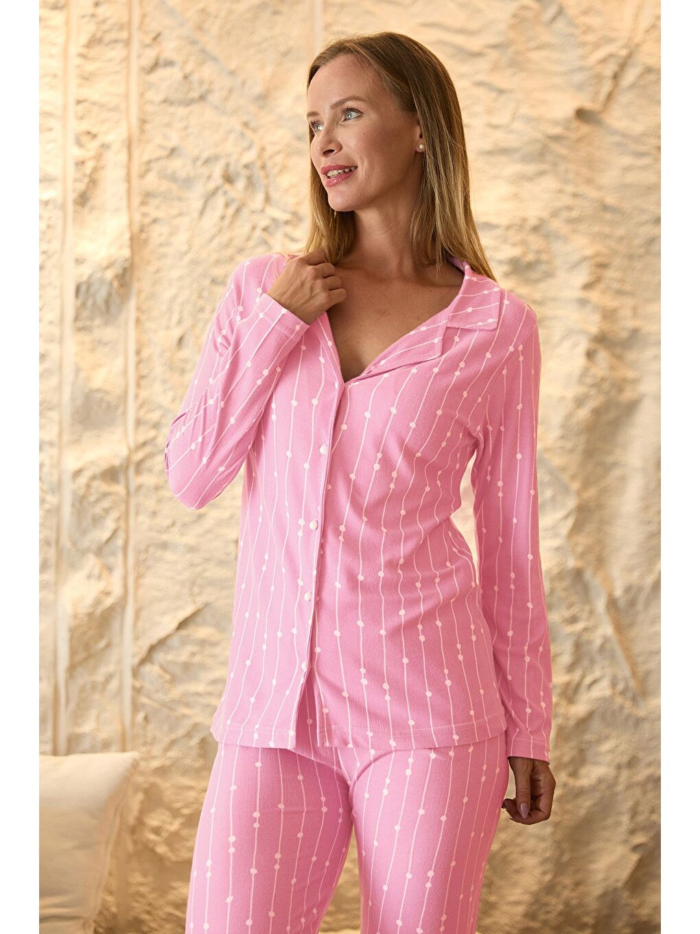 Pembe Ekose Desenli Gömlek Yaka Süet Pijama Takımı-3