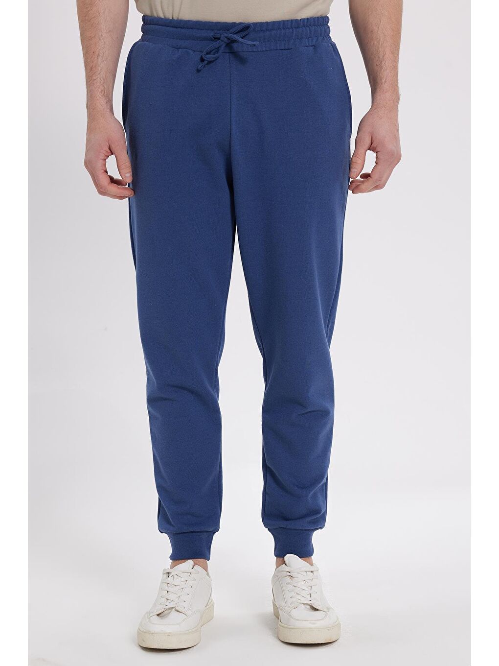 Beyaz Erkek Regular Fit Klasik Kesim Beli Bağcıklı Jogger Cepli Lastikli Paça İndigo Eşofman Altı