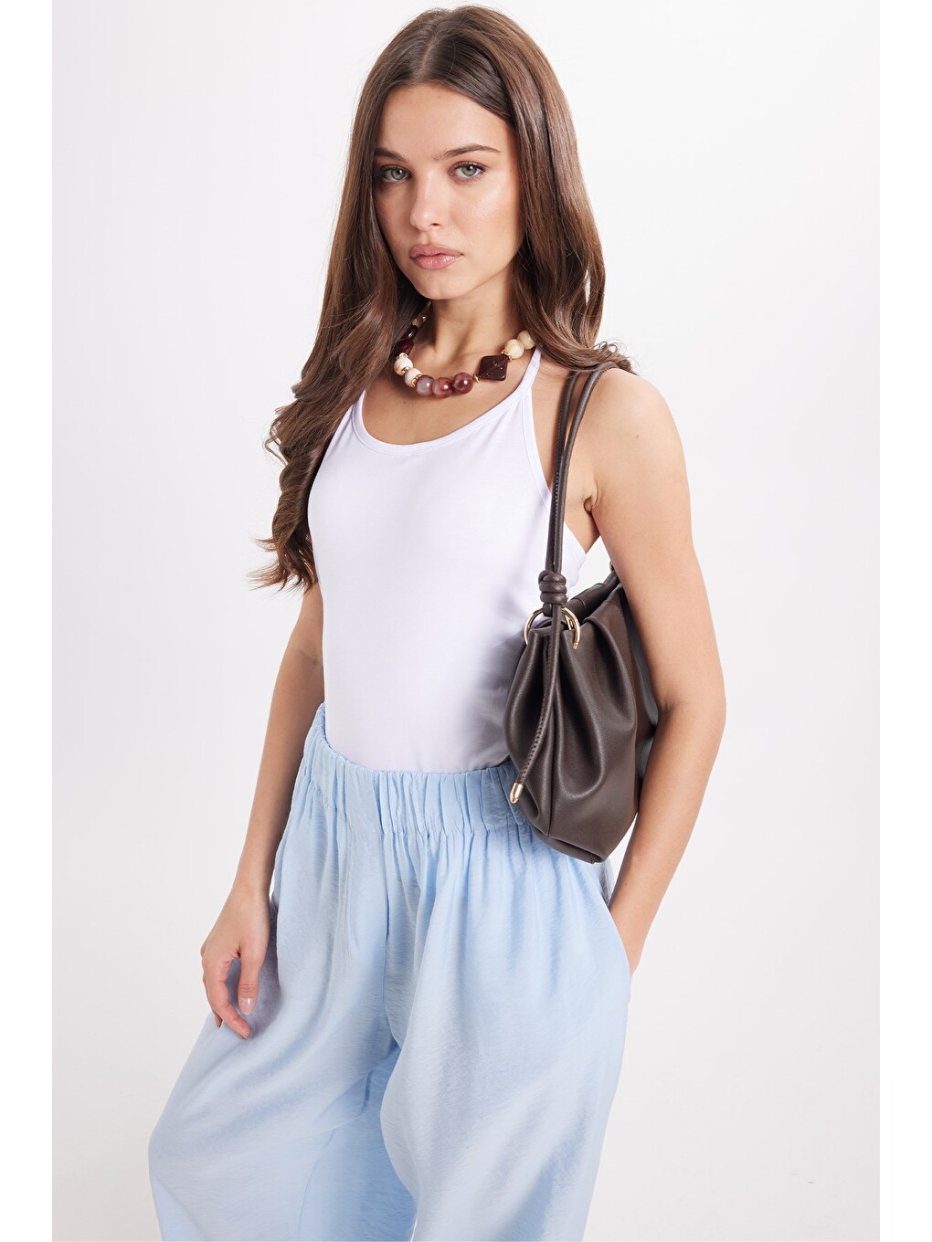 Kadın Slim Fit Dar Kesim Pamuklu Elastanlı Boyundan Bağlamalı Yumuşak Dokulu Beyaz Bluz-3