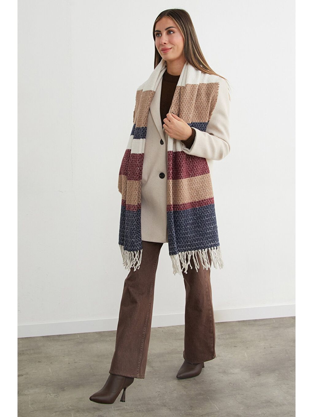 Lacivert Renk Bloklu Petek Desenli Şal-3