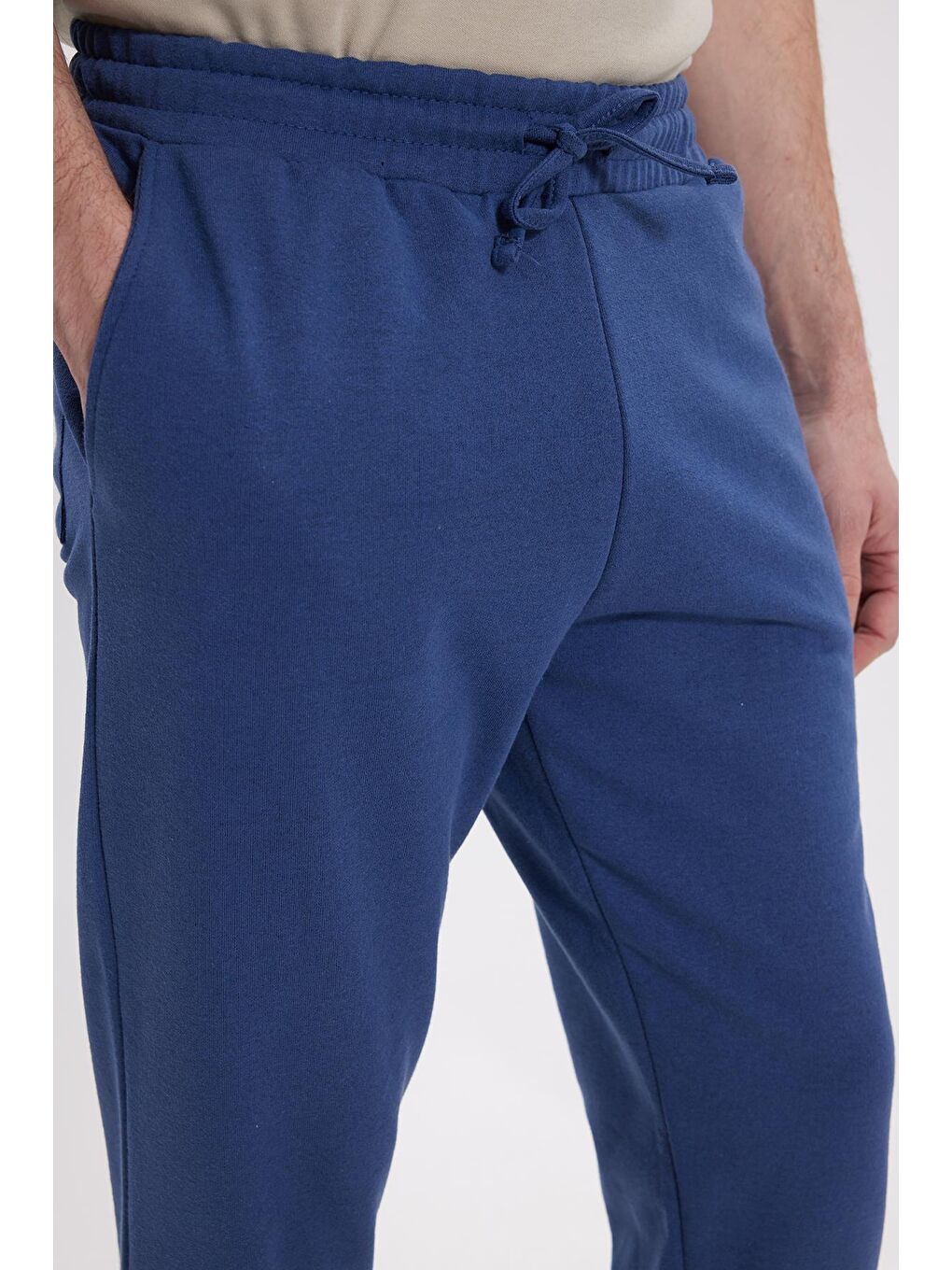 Beyaz Erkek Regular Fit Klasik Kesim Beli Bağcıklı Jogger Cepli Lastikli Paça İndigo Eşofman Altı-2