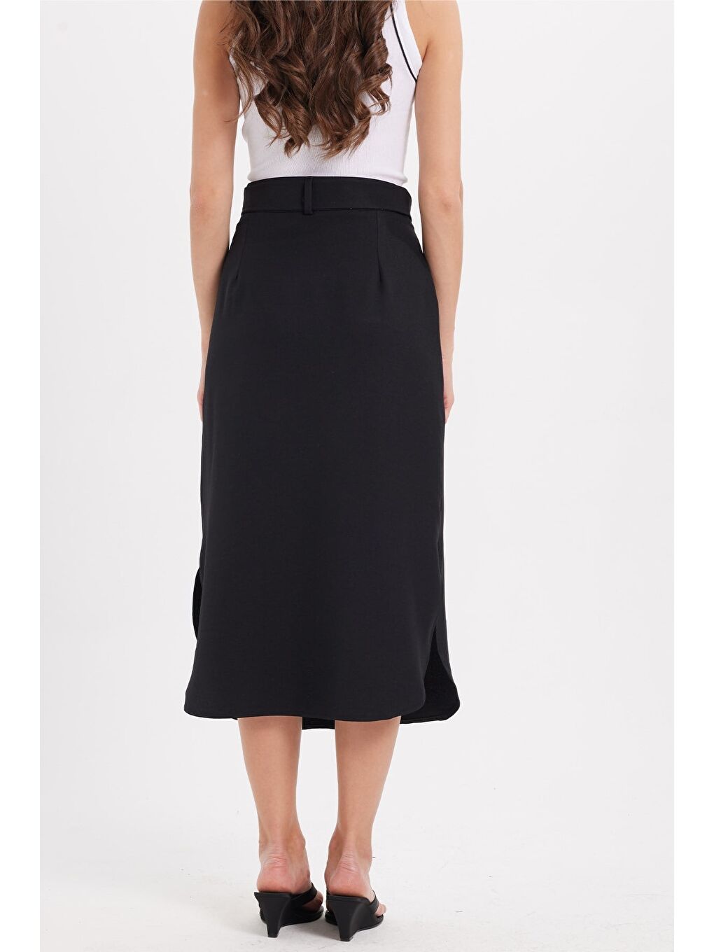 Kadın Slim Fit Dar Kesim Pileli Pamuklu Ön Düğme Kapamalı Kuşaklı Yırtmaçlı Siyah Etek-4