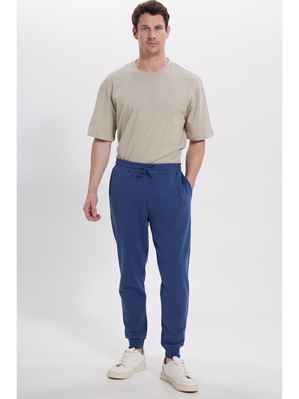 Beyaz Erkek Regular Fit Klasik Kesim Beli Bağcıklı Jogger Cepli Lastikli Paça İndigo Eşofman Altı-3