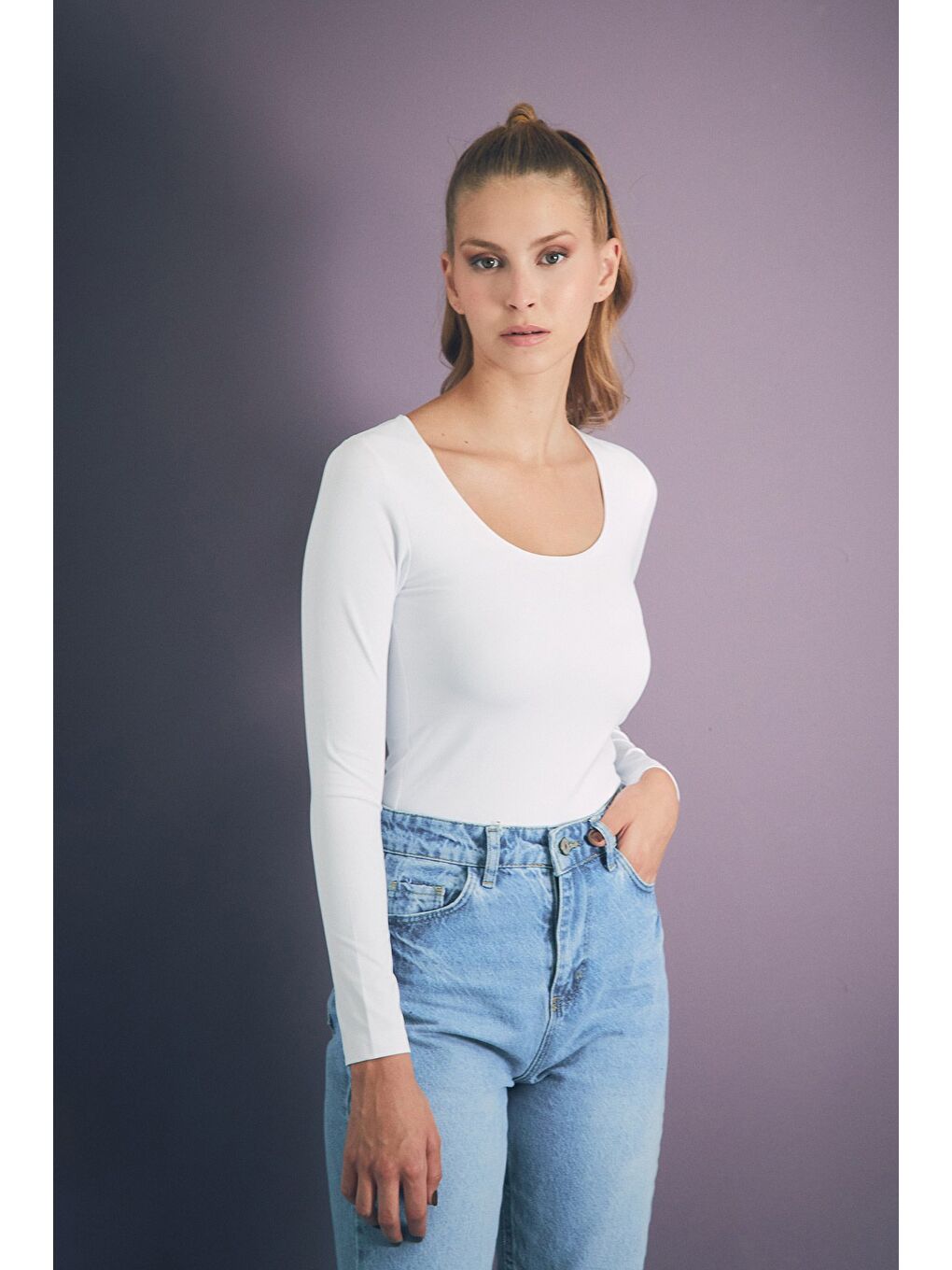 Beyaz Basic Kare Yaka Bluz