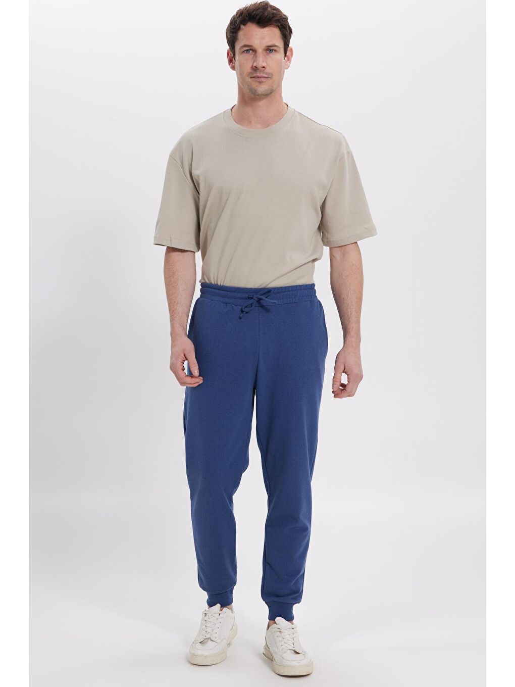 Beyaz Erkek Regular Fit Klasik Kesim Beli Bağcıklı Jogger Cepli Lastikli Paça İndigo Eşofman Altı-4