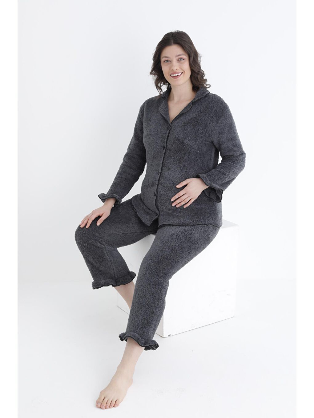 Gri Füme Önden Düğmeli Hamile ve Lohusa Pelüş Pijama Takımı-3
