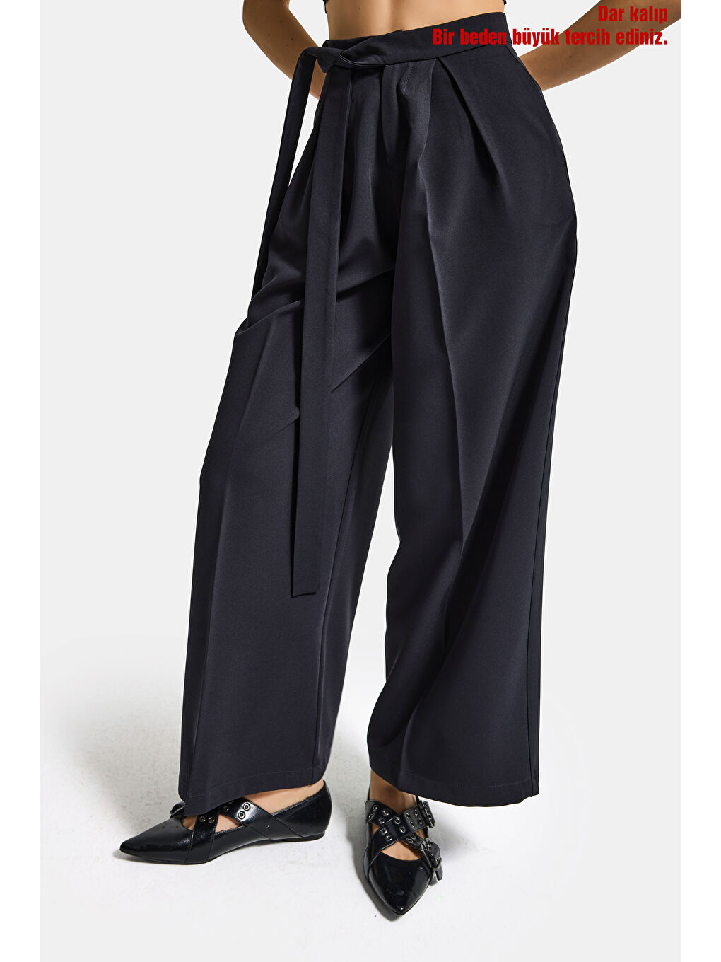 Kadın Siyah w5 Palazzo Fit Özel Kumaş Kemer Detaylı Tasarım Pantolon-3