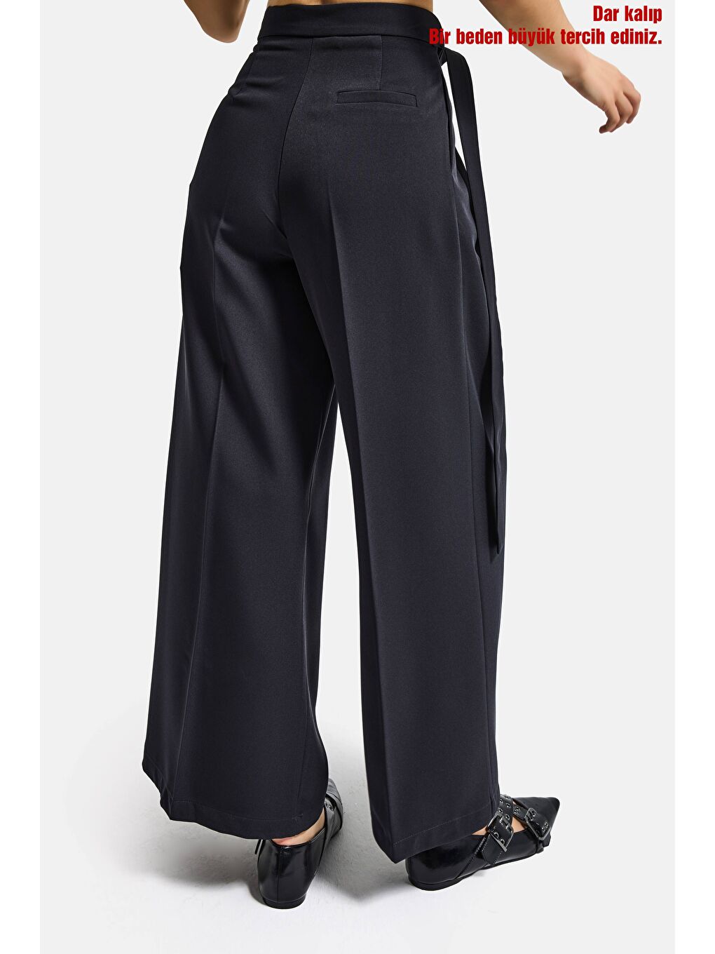 Kadın Siyah w5 Palazzo Fit Özel Kumaş Kemer Detaylı Tasarım Pantolon-4
