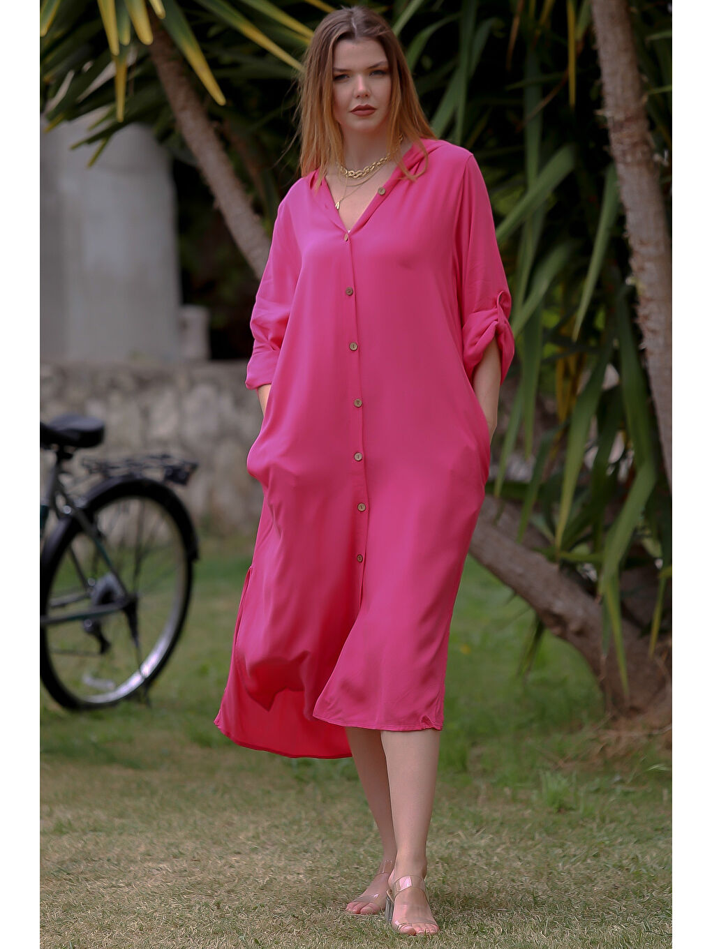 Koyu Pembe Kapüşonlu Düğmeli Uzun Kollu Düğmeli Cepli Yırtmaçlı Dokuma Casual Elbise-3