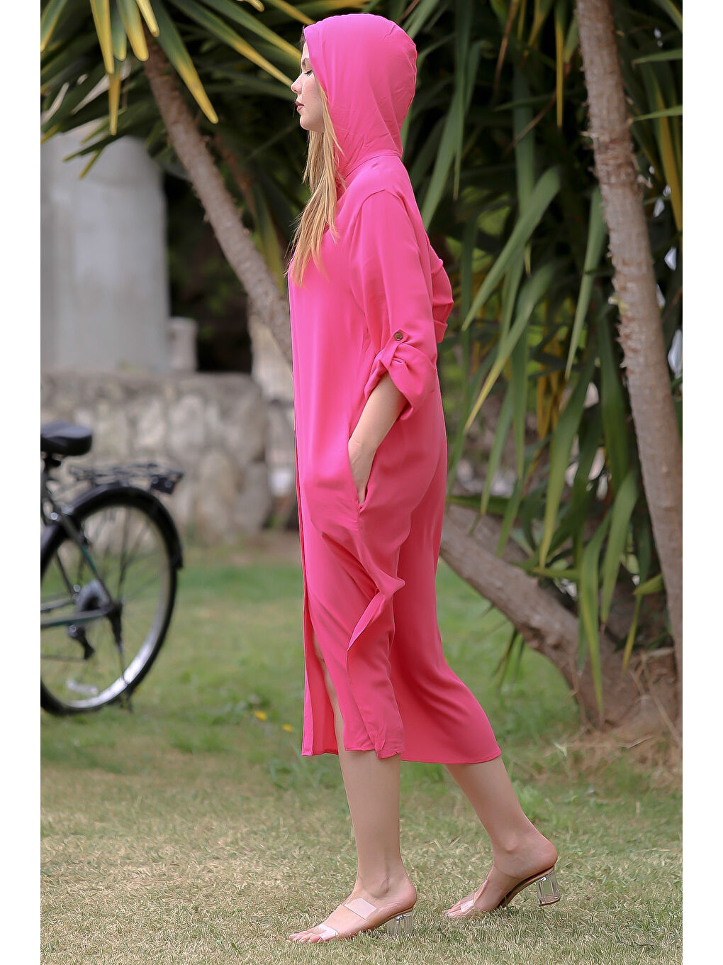 Koyu Pembe Kapüşonlu Düğmeli Uzun Kollu Düğmeli Cepli Yırtmaçlı Dokuma Casual Elbise-5