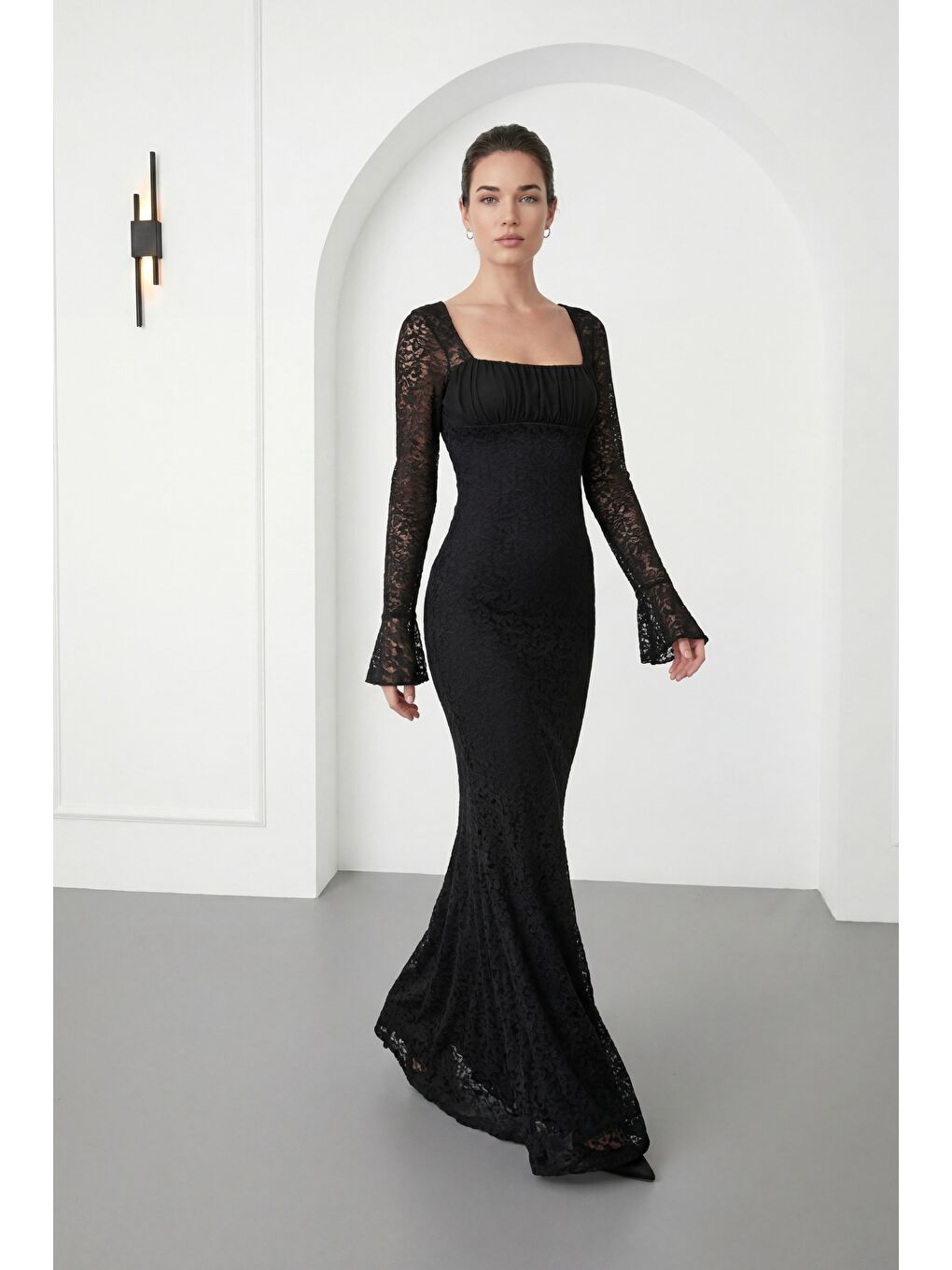 Kadın Siyah Uzun Kol Dantelli Davet Elbisesi