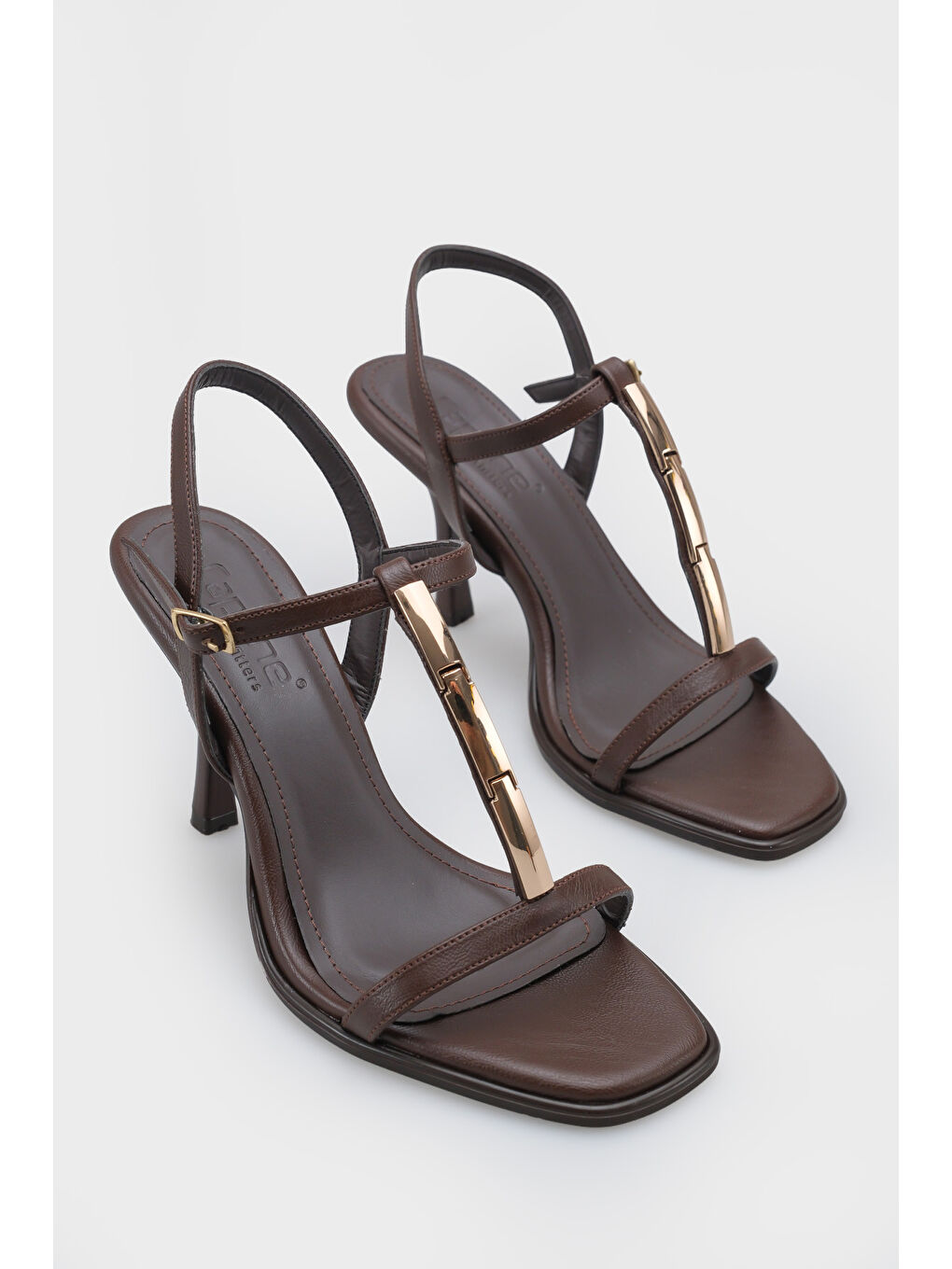 Kahverengi Nikkie Küt Burunlu Metal Tek Bantlı Orta Topuklu Bilekten Bantlı Kadın Ayakkabı-1