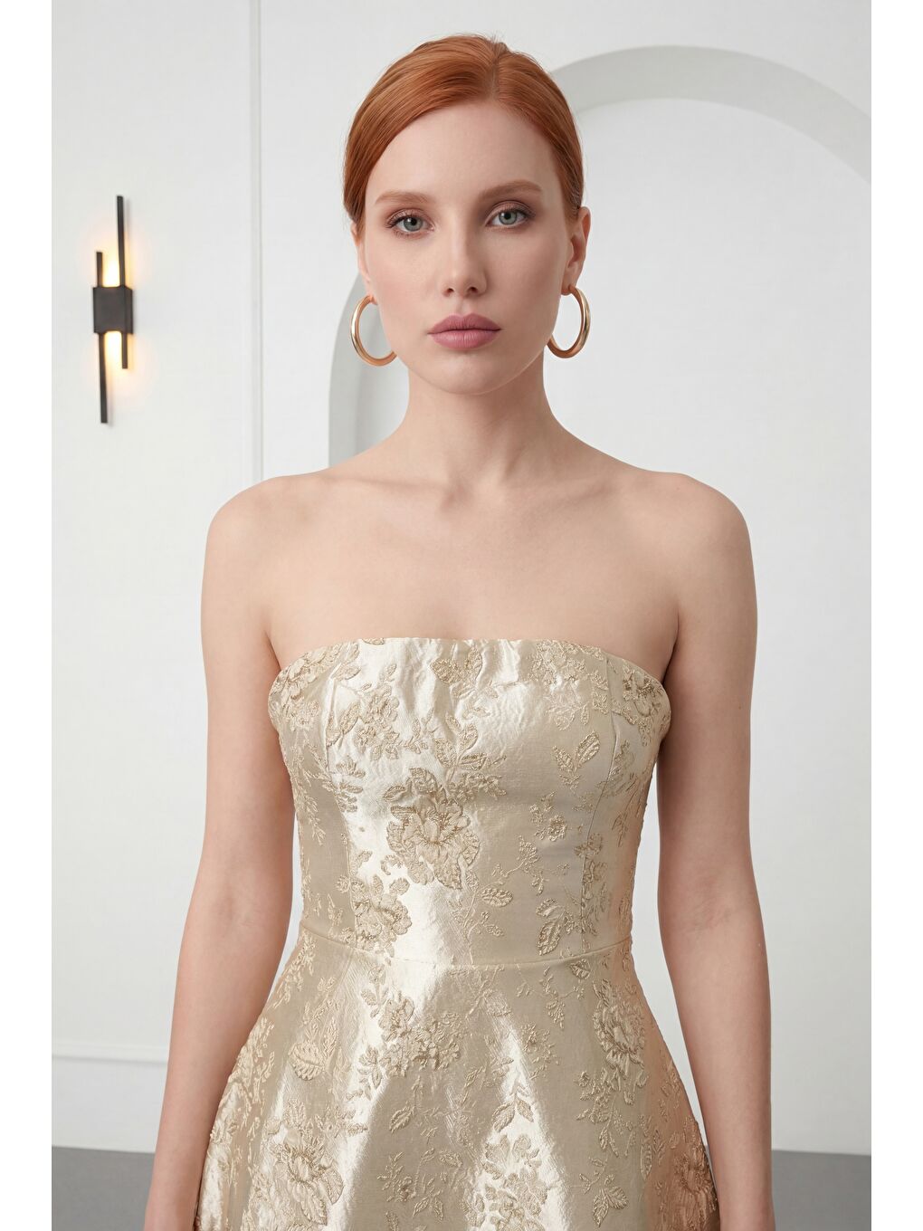 Sarı Kadın Gold Straplez Yaka Jakarlı Midi Abiye Elbise-2