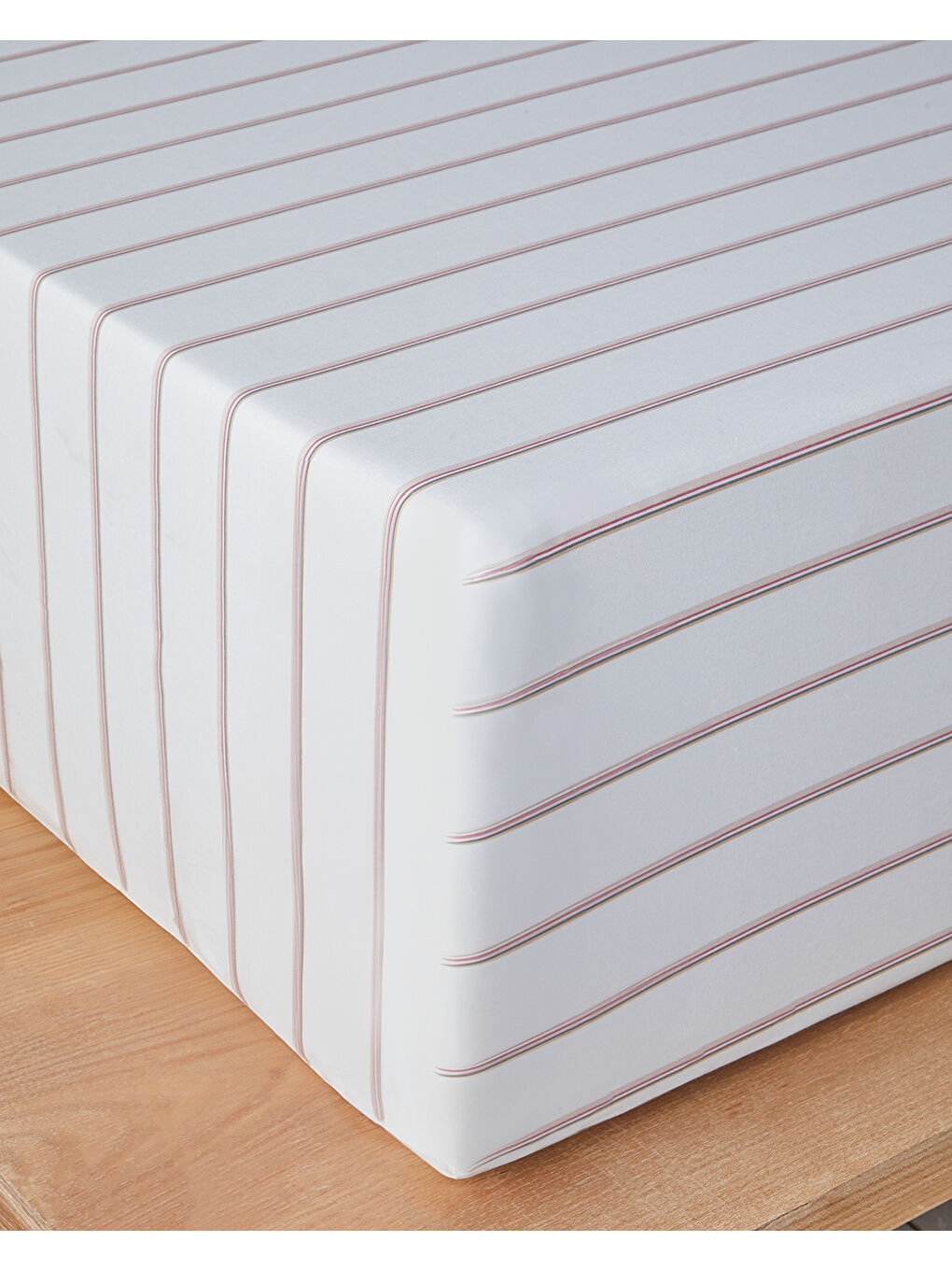 Serene Stripes Pamuklu Çift Kişilik Lastikli Çarşaf 160x200 cm Pembe-1
