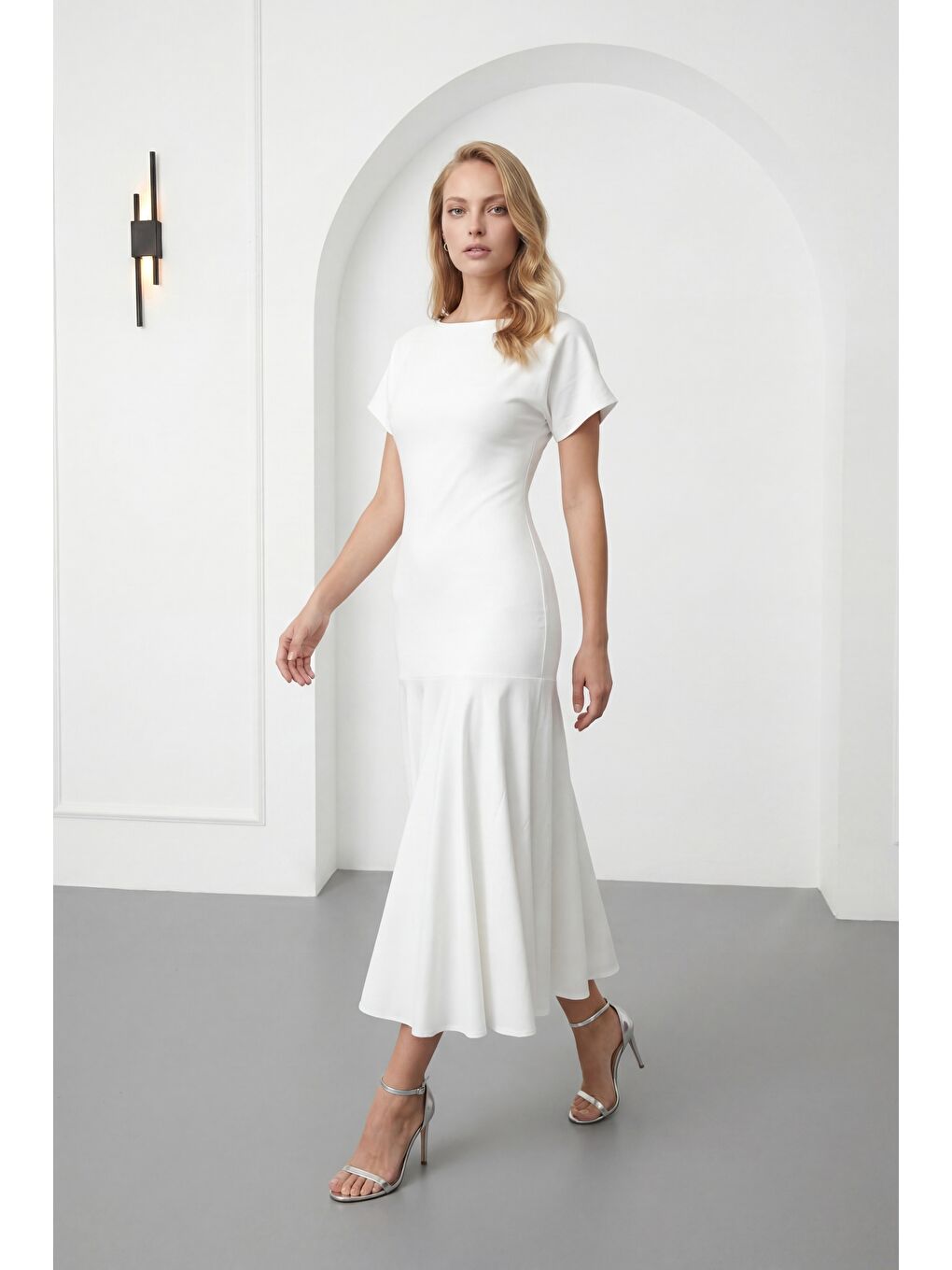 Kadın Beyaz Bisiklet Yaka Kısa Kollu Midi Davet Elbisesi-1