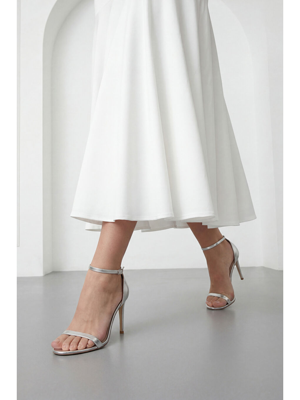 Kadın Beyaz Bisiklet Yaka Kısa Kollu Midi Davet Elbisesi-2