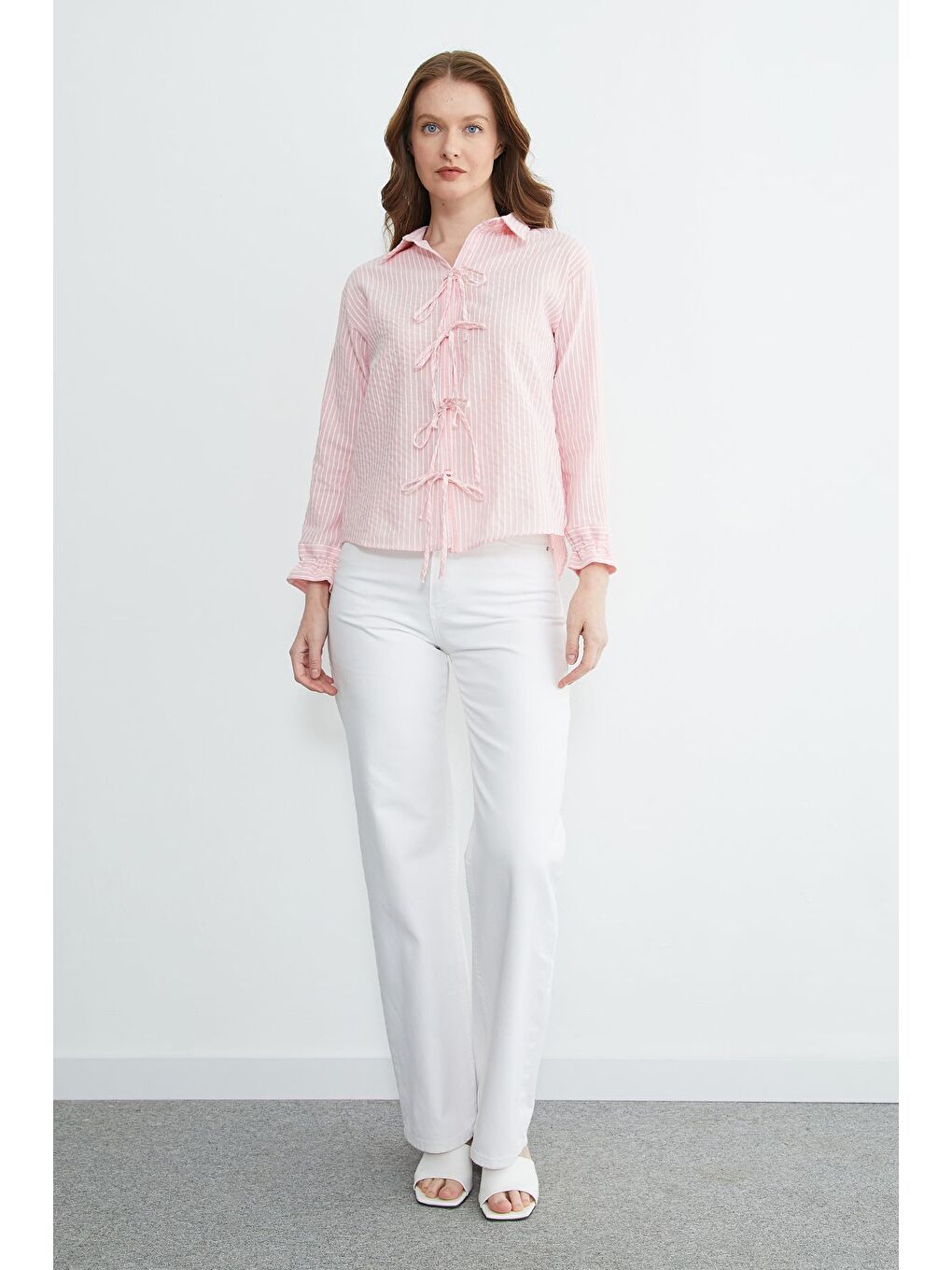 Pembe Çizgili Önü Ve Kolları Bağlama Detaylı Gömlek-2