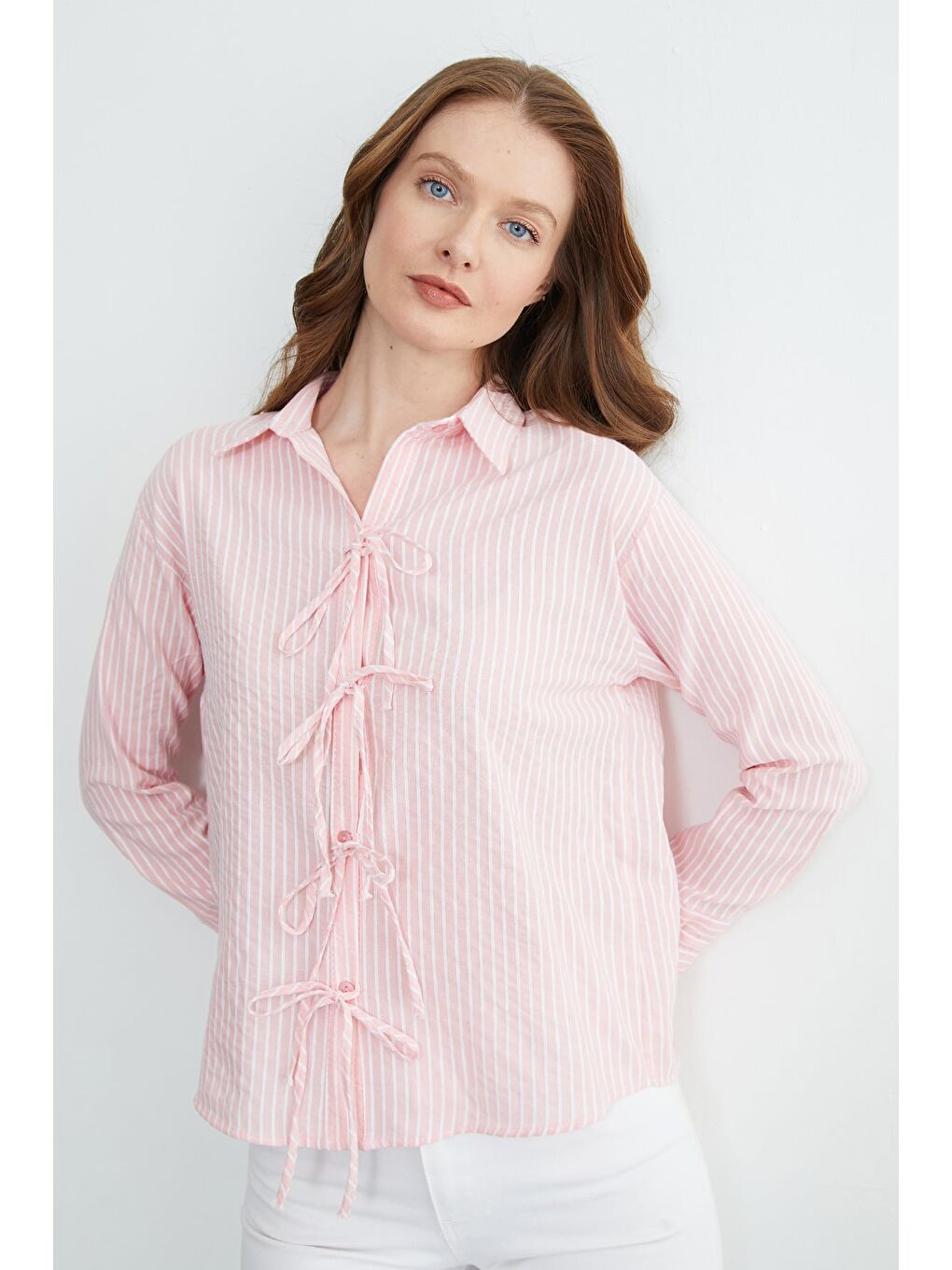 Pembe Çizgili Önü Ve Kolları Bağlama Detaylı Gömlek-3