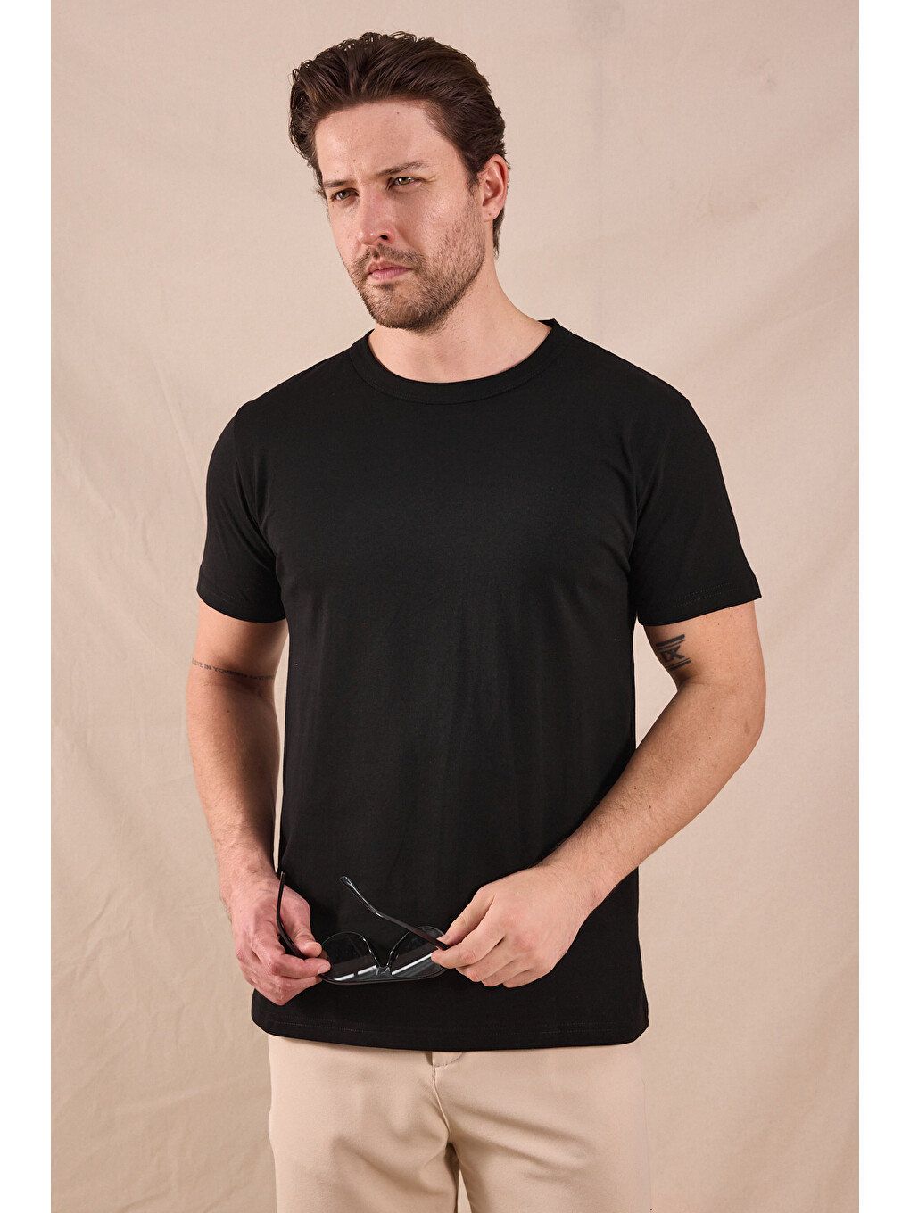 Erkek Siyah Normal Kalıp Rahat Basic T-shirt-2