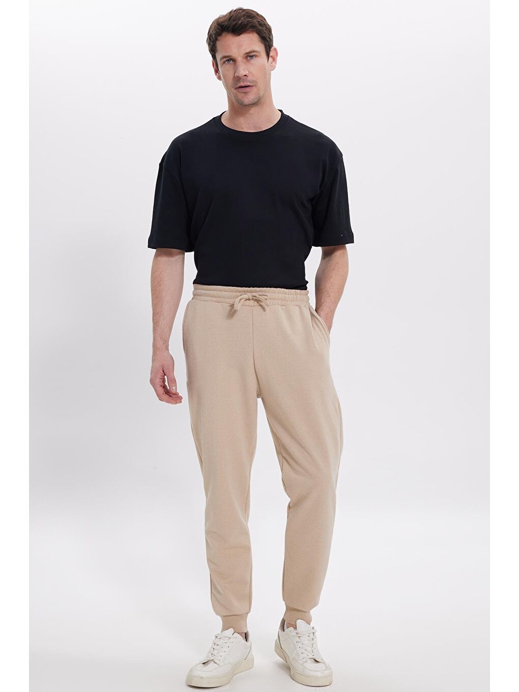 Erkek Regular Fit Klasik Kesim Beli Bağcıklı Jogger Cepli Lastikli Paça Bej Eşofman Altı-1