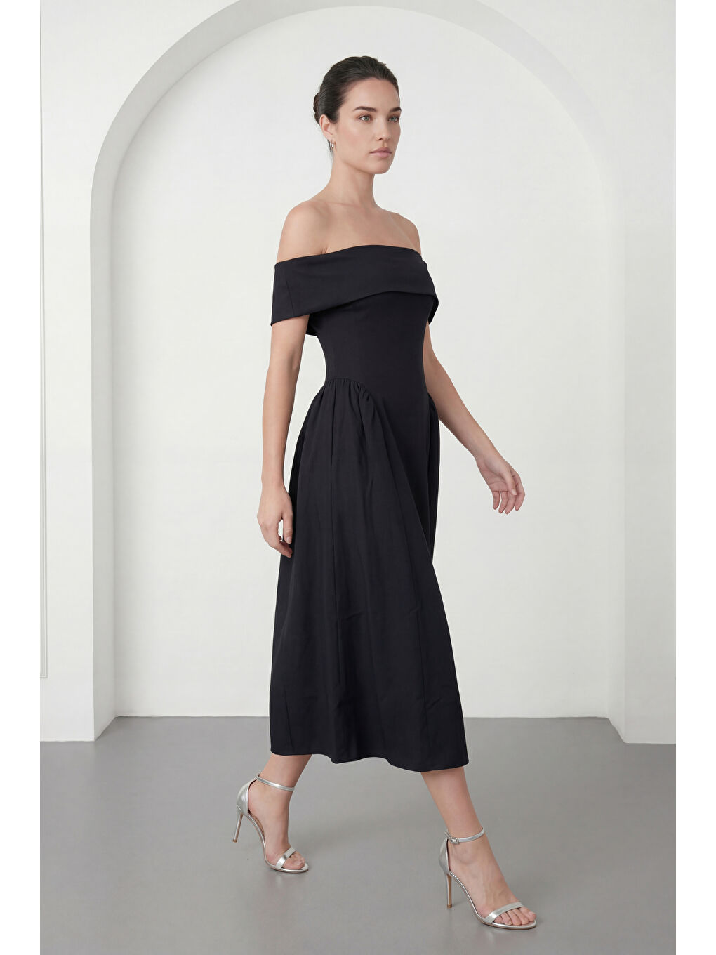 Kadın Siyah Kayık Yaka Midi Davet Elbisesi-1