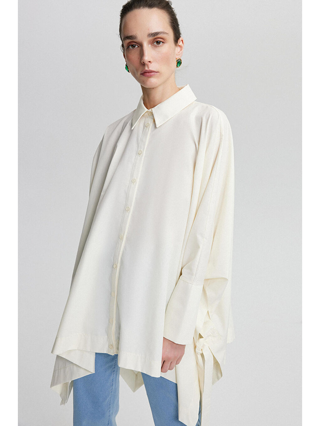Ekru Bağlama Detaylı Oversıze Gömlek-1