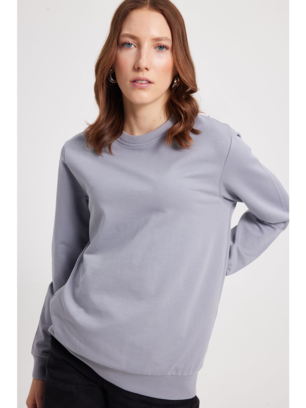Kadın Oversize Geniş Kesim %100 Pamuk 2 İplik Bisiklet Yaka Açık Gri Sweatshirt-2