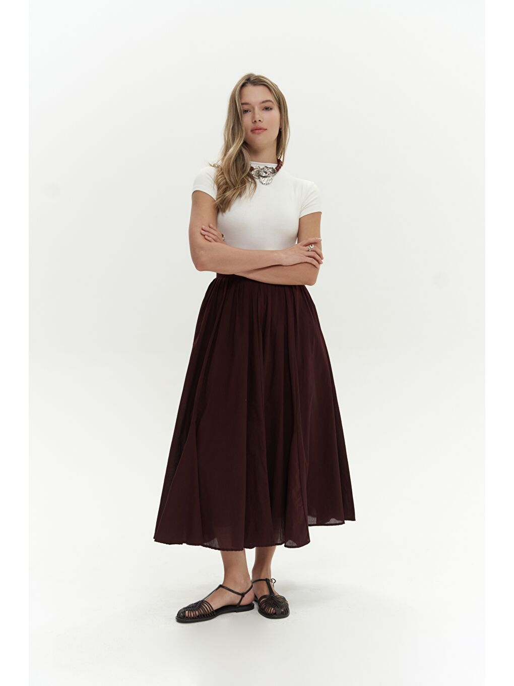 Amaya Bilek Hizasında Pileli Bordo Etek-2