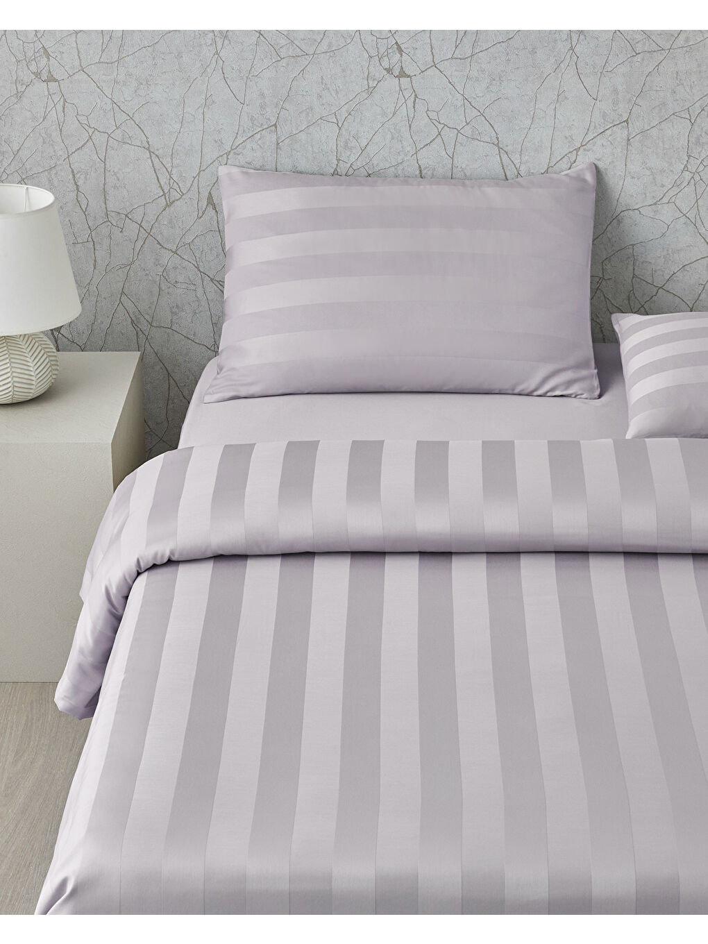 Lila Deluxe Çizgili Pamuk Saten Çift Kişilik Nevresim Takımı 200x220 cm Açık Leylak-1