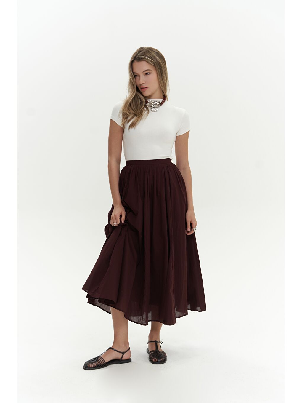 Amaya Bilek Hizasında Pileli Bordo Etek-3