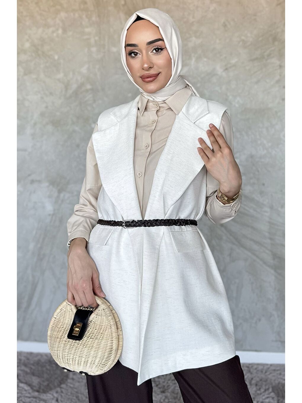 Ekru Astarlı Kemerli Tesettür Keten Görünümlü Yelek-1