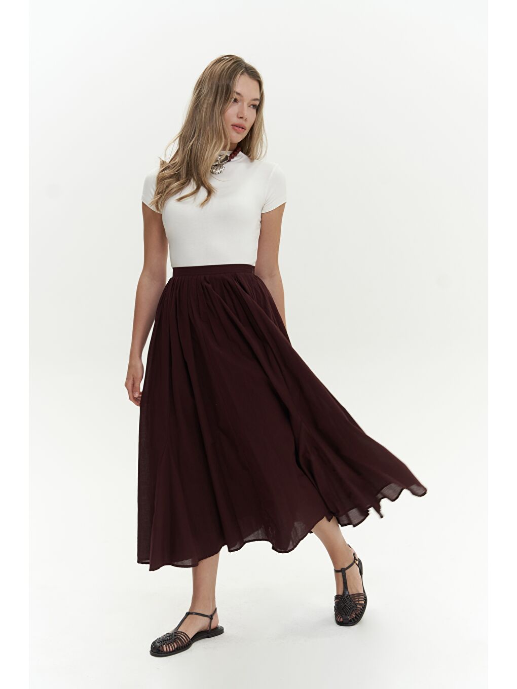 Amaya Bilek Hizasında Pileli Bordo Etek-4