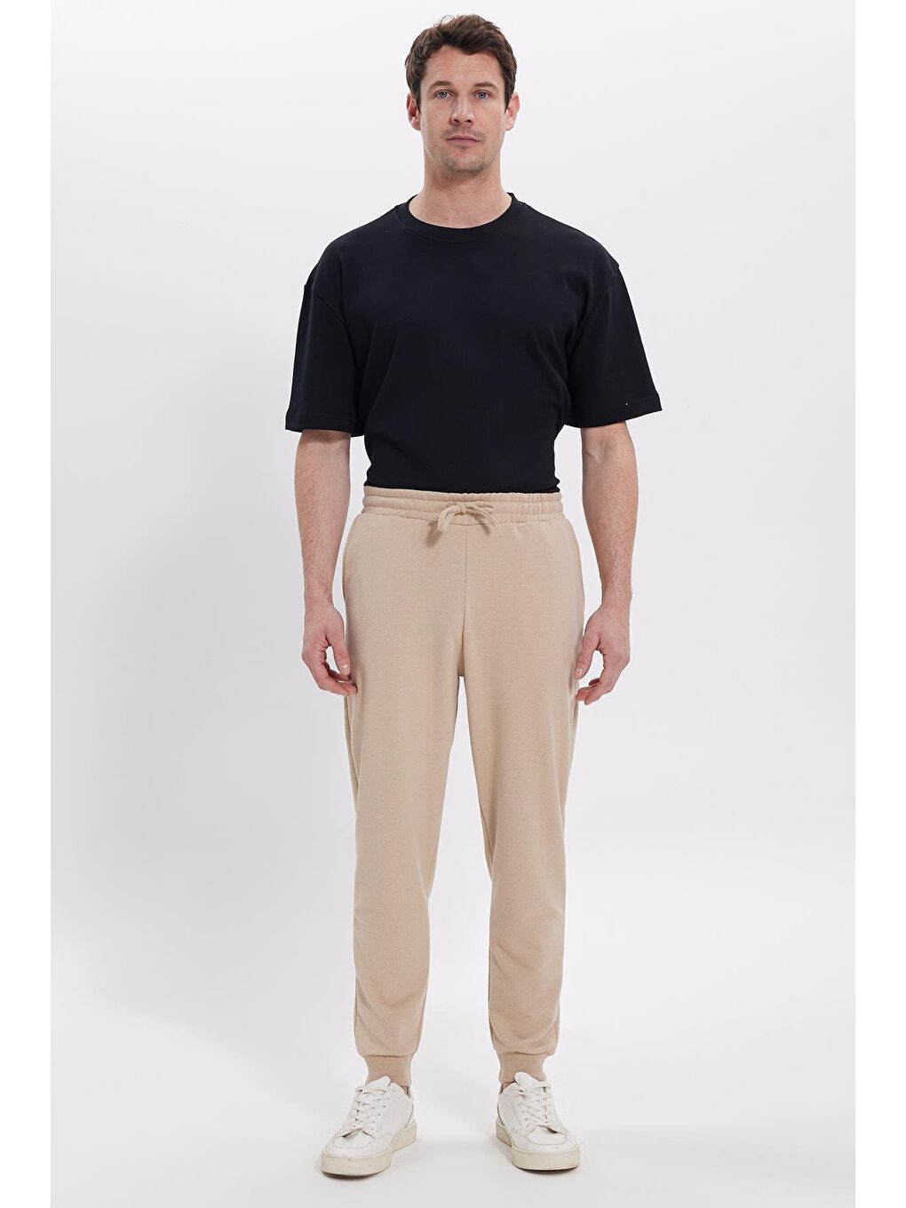 Erkek Regular Fit Klasik Kesim Beli Bağcıklı Jogger Cepli Lastikli Paça Bej Eşofman Altı-4