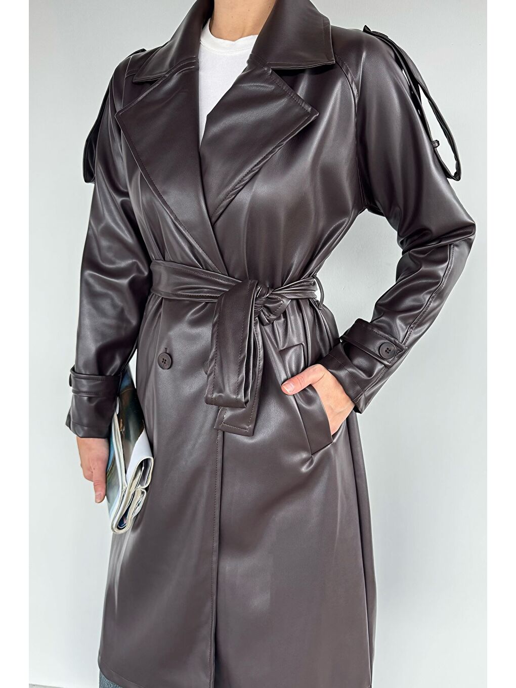 Kahverengi Kadın Bel Kuşak Detaylı Ön Düğmeli Suni Deri Trençkot