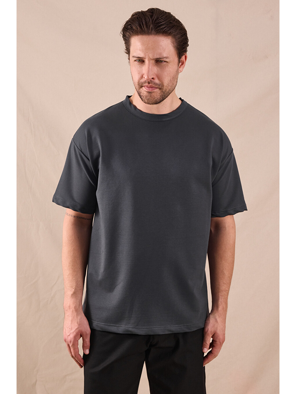 Gri Erkek Füme Rahat Kalıp Oversize Kesim T-shirt