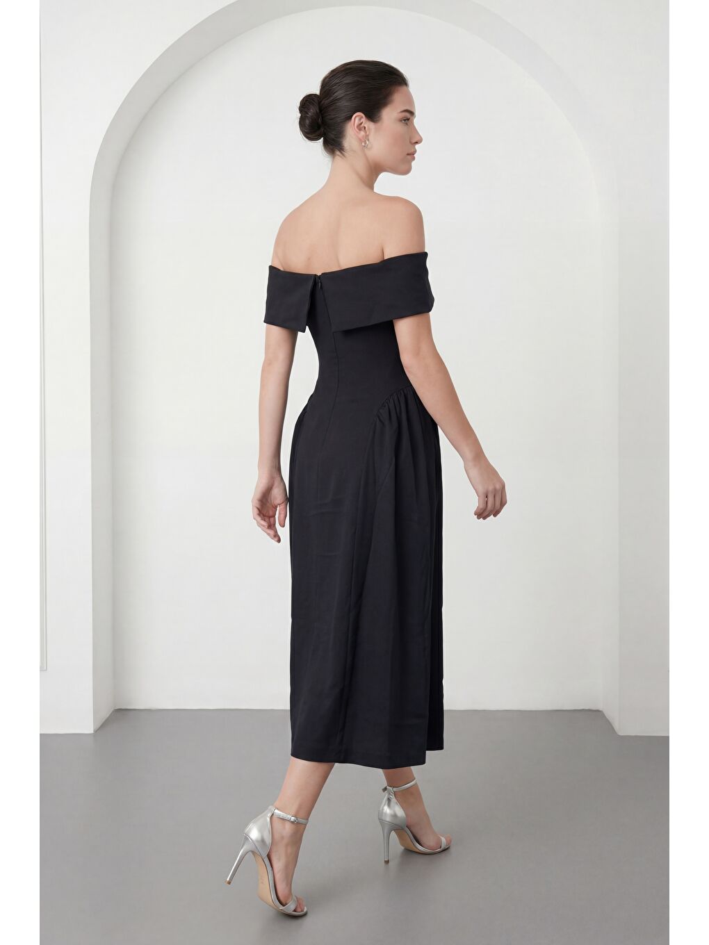Kadın Siyah Kayık Yaka Midi Davet Elbisesi-5
