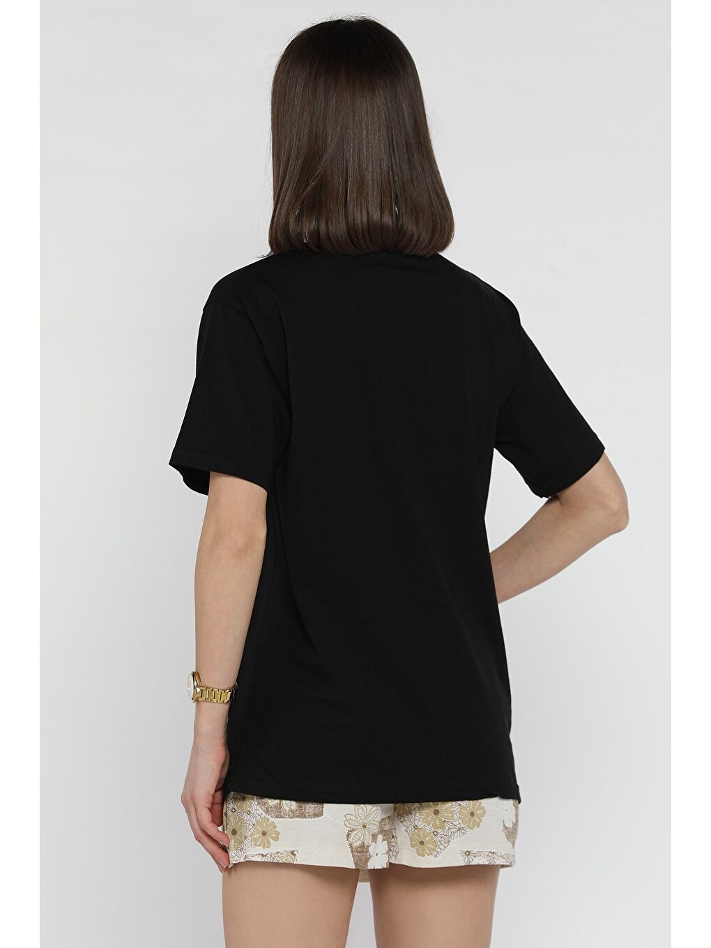 Siyah Taş İşlemeli Bisiklet Yaka Tişört-2