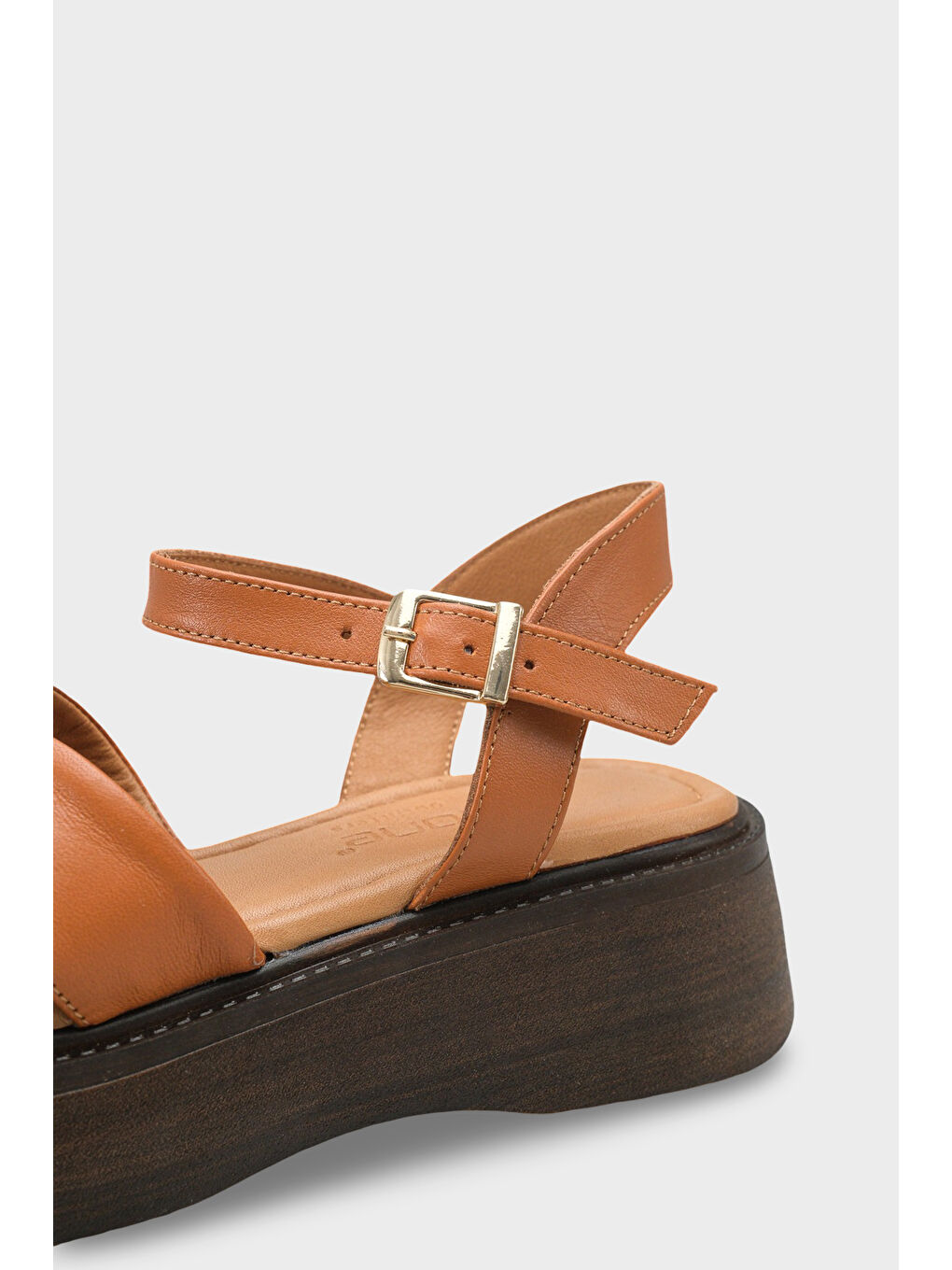 Kahverengi Bobbi Hakiki Deri Çapraz Bantlı Dolgu Topuk Kadın Sandalet-2