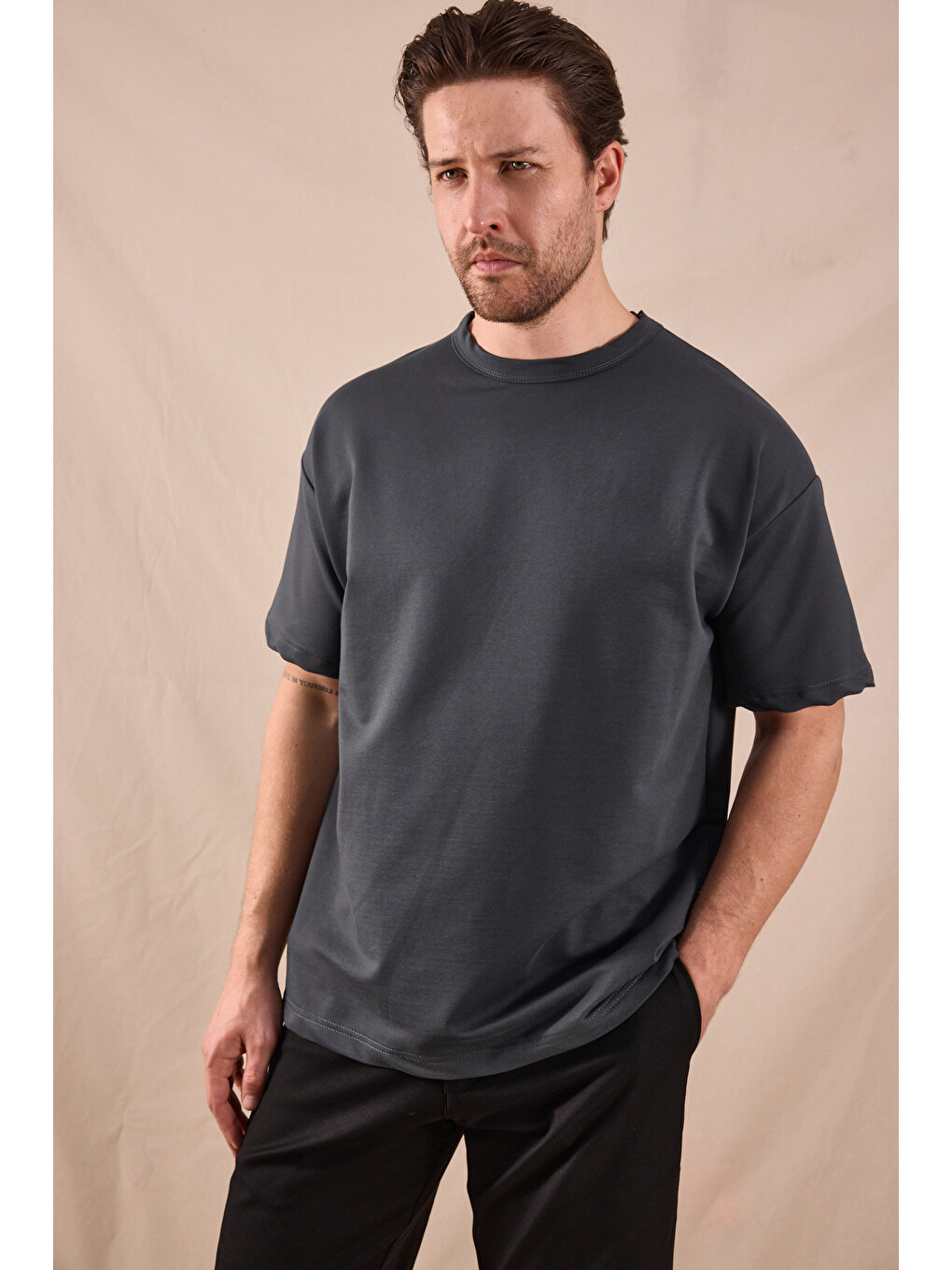 Gri Erkek Füme Rahat Kalıp Oversize Kesim T-shirt-1